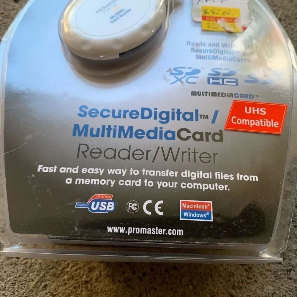 ProMaster Secure Digital/MultiMedia Card Reader/Writer Code 6384 *New* - Picture 2 of 4